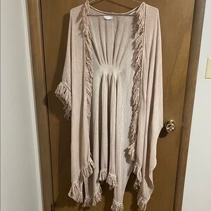 Elegant Cream Fringed Poncho